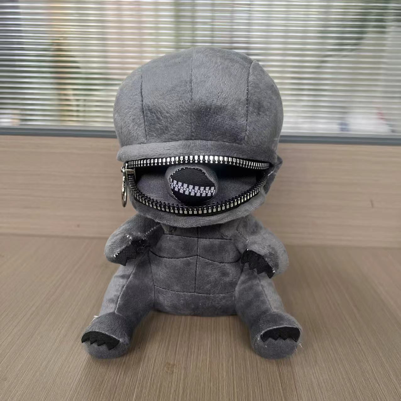 Simpatico Peluche a Forma di A - Xenomorph Kids Toys recensione e prezzo